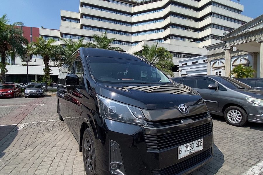 Sewa Hiace Luxury Semarang