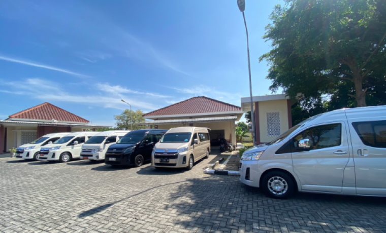 sewa hiace premio (1)